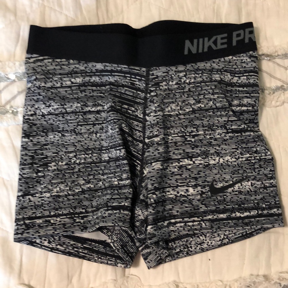 NIKE PRO SHORTS